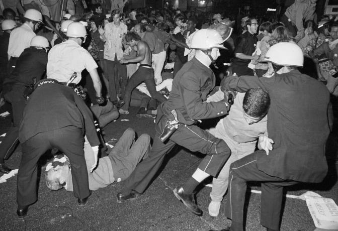 Αστυνομία και διαδηλωτές στο Σικάγο το 1968