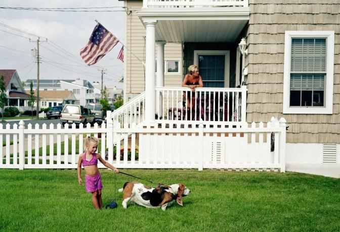 Η νίκη κατά τη διάρκεια της νύχτας. Bandera americana ondeando