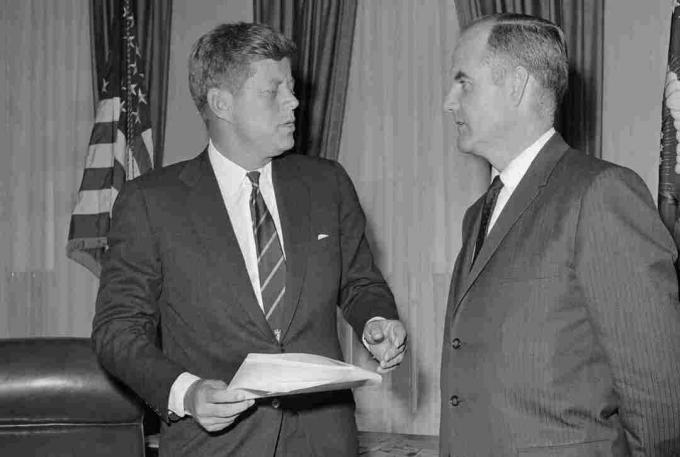 Φωτογραφία του Προέδρου Kennedy και George McGovern