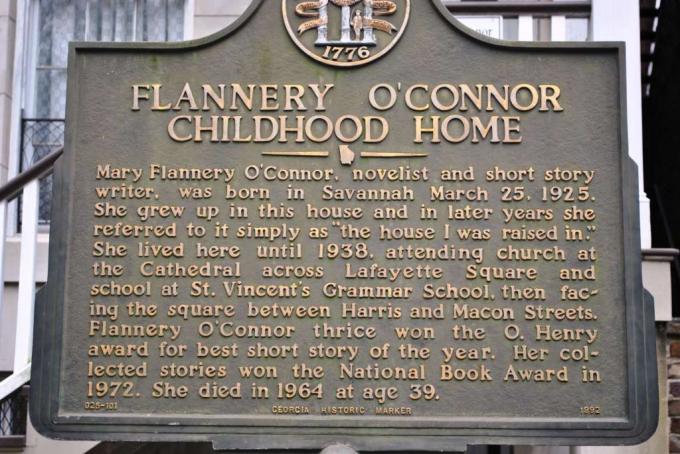 Πλάκα στο παιδικό σπίτι του Flannery O'Connor