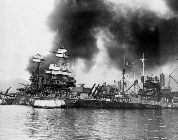 Το θωρηκτό USS California US (California-BB) βυθίστηκε μετά από τορπίλα στο Περλ Χάρμπορ