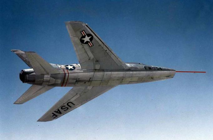 YF-100A Super Sabre