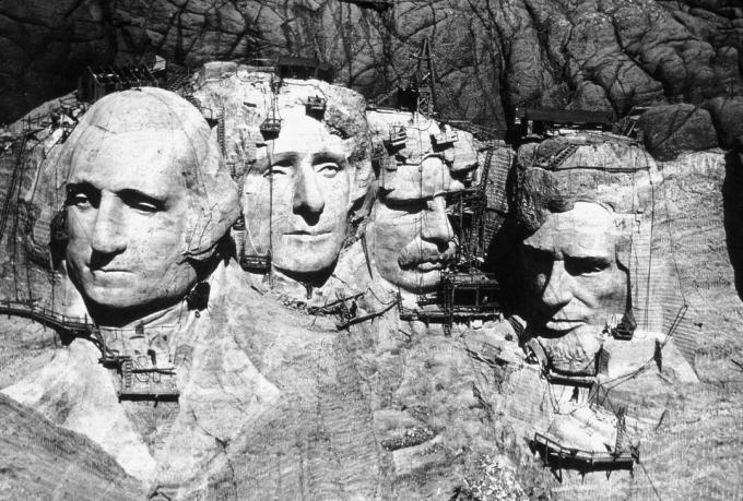 Mount Rushmore υπό κατασκευή.