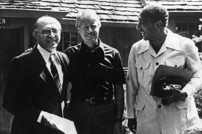 φωτογραφία του Begin, του Carter και του Sadat στο Camp David