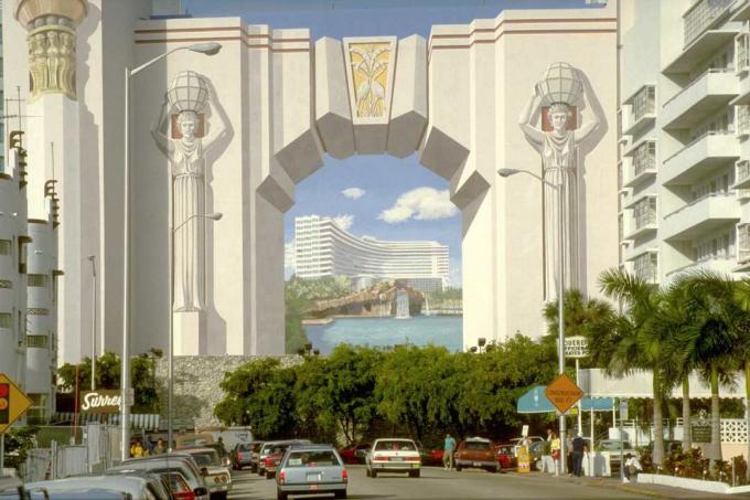 Trompe l'oeil τοιχογραφία μιας αιγυπτιακής αψίδας για την οικοδόμηση στο Μαϊάμι, Φλόριντα
