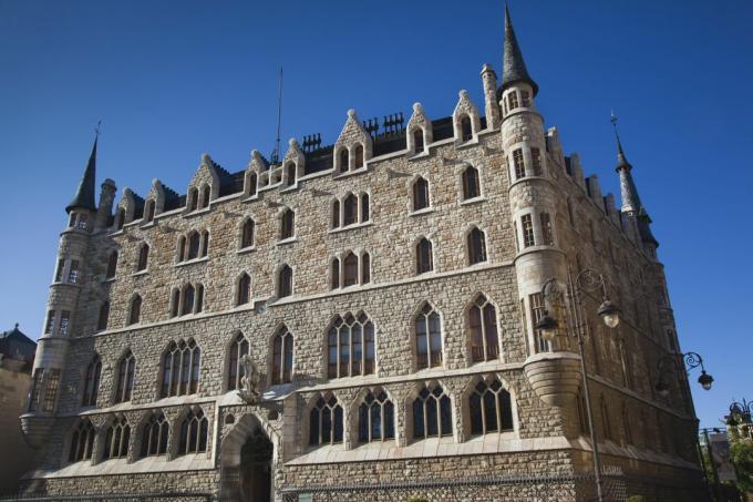 Casa Botines ή Casa Fernández y Andrés, από τον Antoni Gaudí στη Λεόν της Ισπανίας