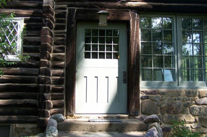 Τεχνίτες χειροτεχνίας Αρχιτεκτονική ξύλινη πόρτα, σπίτι του Gustav Stickley 1908-1917, στην Morris Plains, New Jersey